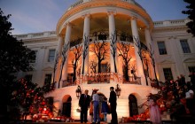 Конфеты или смерть: Белый дом к Хэллоуину превратили в комнату страха (видео, фоторепортаж)