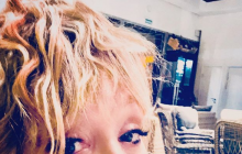 Алла Пугачева сняла свое лицо вблизи (фото)