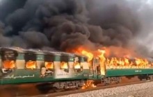 У Пакистані після вибуху загорівся пасажирський потяг, загинуло понад 60 людей (відео)