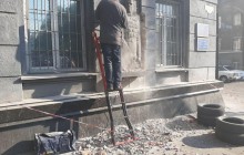 В Одессе снесли барельеф "советского мясника", маршала Георгия Жукова (фото, видео)