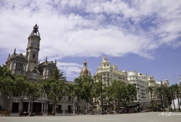 Осіння Валенсія: старовинне готичне місто, куди можна втекти за теплом від осінніх холодів