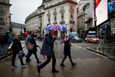 Кризис стоимости жизни подрывает власть в США и Европе, - Politico