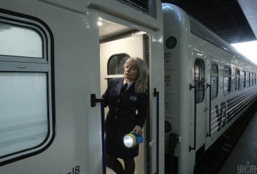 Після російської ракетної атаки на залізниці знеструмлено декілька ділянок, затримуються 11 потягів