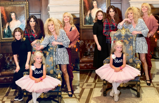 У мережі з'явилося фото грайливої Алли Пугачової у міні-сукні