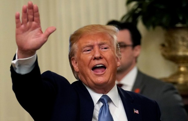 Трамп решил смягчить ограничения на въезд в США – Reuters