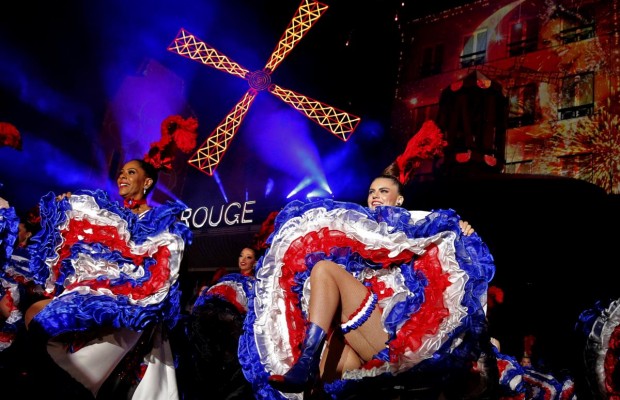 Ювілей "Мулен Ружу": легендарне паризьке кабаре відзначає 130-ту річницю (фото, відео)