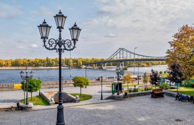 Україна за 9 місяців отримала від туризму рекордний збір до держбюджету