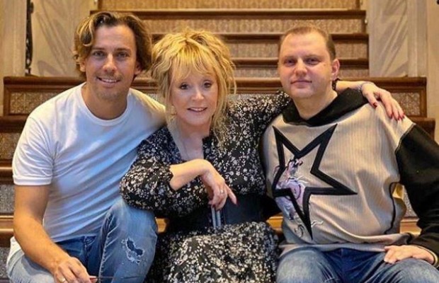 Алла Пугачова змінила зачіску й помолодшала (фото)