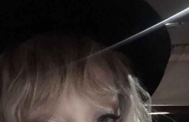 "Восковая кукла": Алла Пугачева показала лицо крупным планом и разочаровала поклонников (фото)