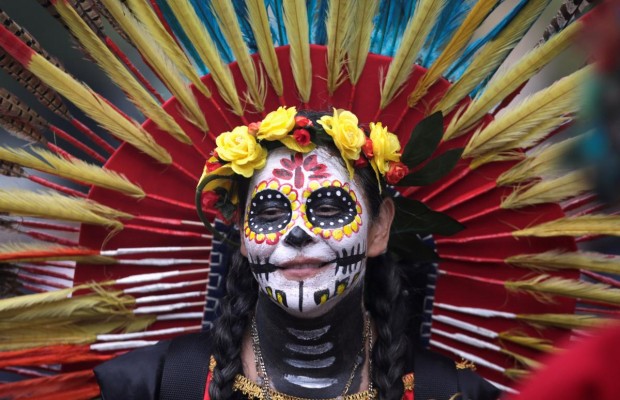 Яркий и жуткий: в Мексике провели праздничный парад ко Дню мертвых (фоторепортаж, видео)