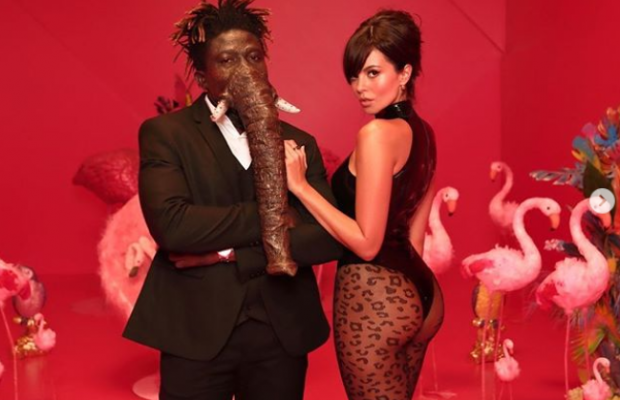 Настя Каменских показала пикантные фото и блеснула сочными ягодицами