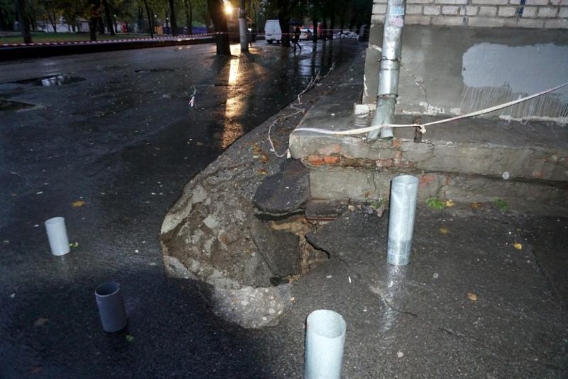 Из аварийного общежития отселили 238 студентов / фото ГУ ГСЧС в Днепропетровской области
