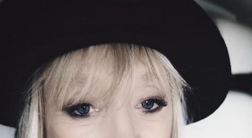 70-летняя Алла Пугачева показала на фото постаревшее лицо крупным планом