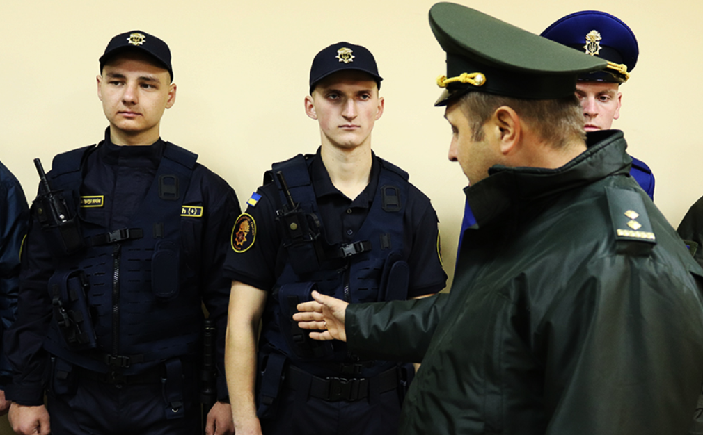 Нацгвардейцы отримали нову форму \ sq.com.ua Нацгвардейцы отримали нову форму \ sq.com.ua