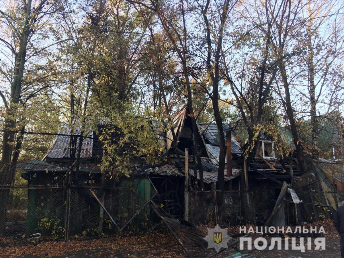 В результате пожара уничтожена кровля и повреждено перекрытие / фото: полиция Ривненской области В результате пожара уничтожена кровля и повреждено перекрытие / фото: полиция Ривненской области