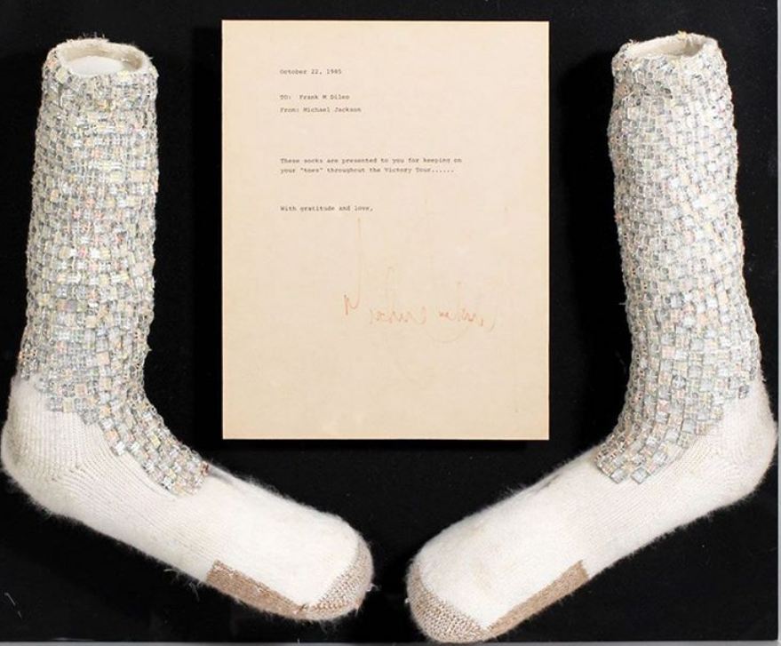 Картинки по запросу Знаменитые носки Майкла Джексона выставили на аукцион