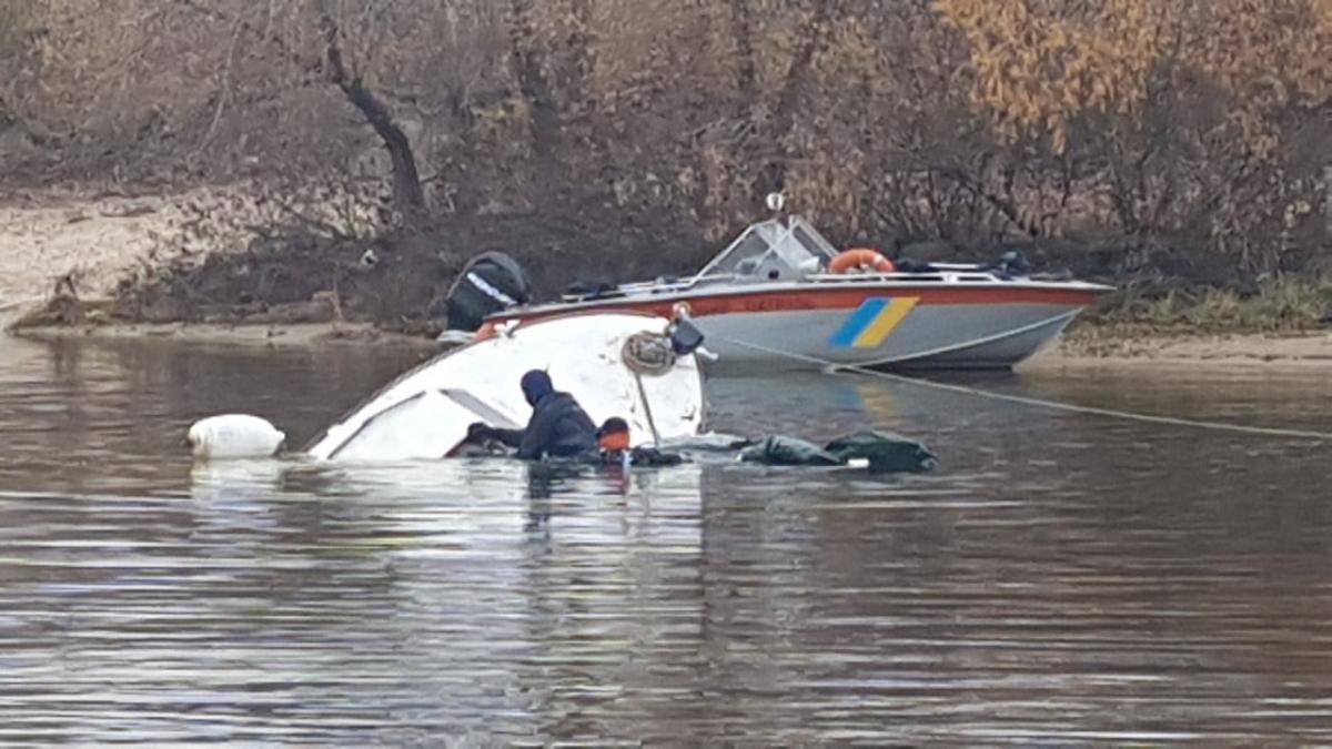 У момент аварії на яхті знаходилися троє чоловіків / facebook.com/KARS У момент аварії на яхті знаходилися троє чоловіків / facebook.com/KARS