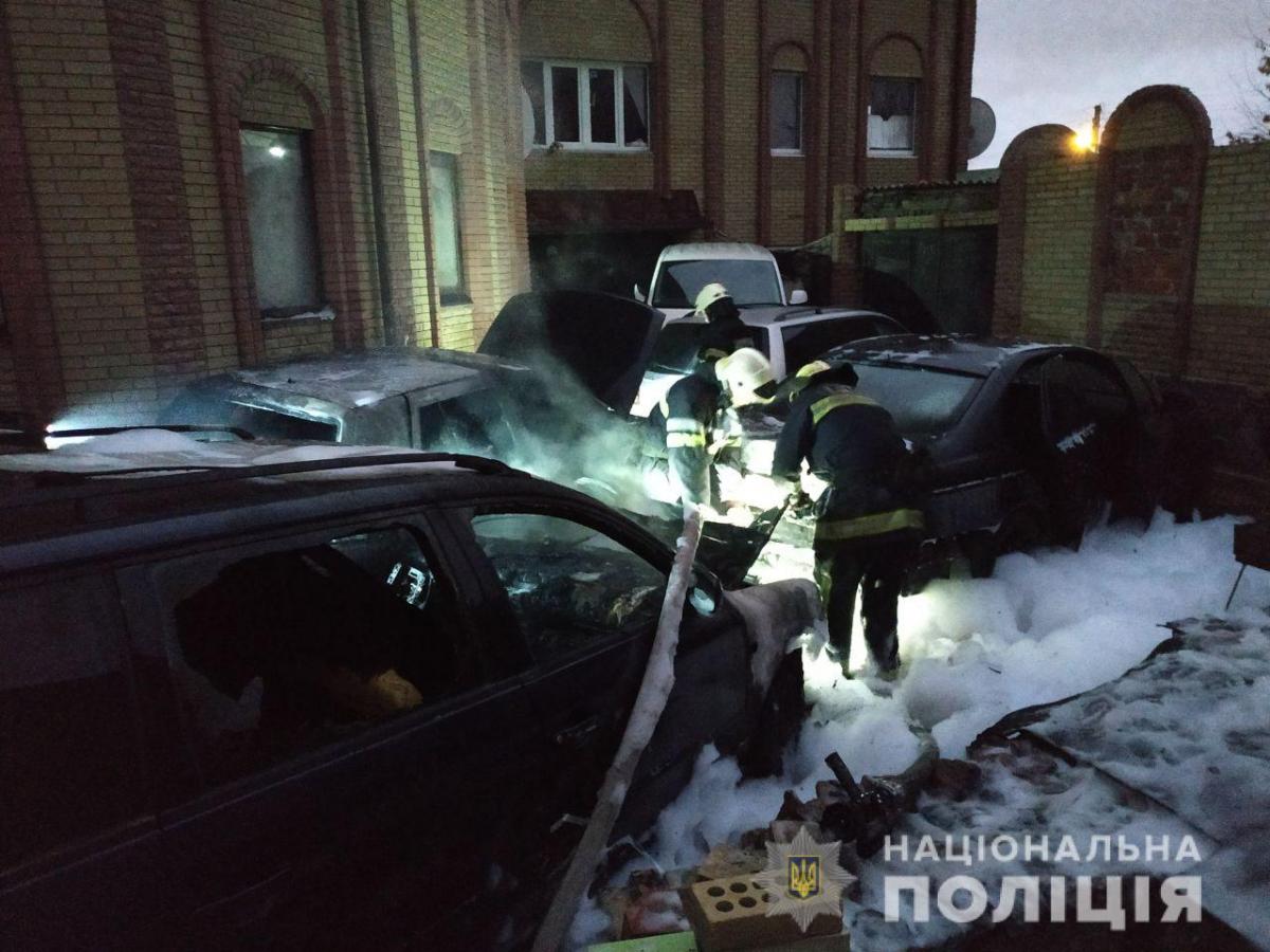 Речові докази, зокрема розчинники, вилучено / ГУНП в Харківській області Речові докази, зокрема розчинники, вилучено / ГУНП в Харківській області