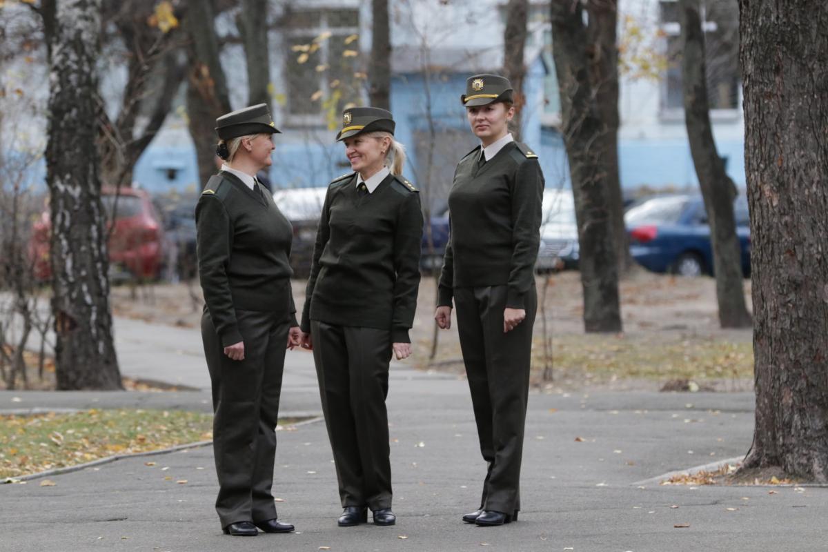 украинская военная форма женская. Смотреть фото украинская военная форма женская. Смотреть картинку украинская военная форма женская. Картинка про украинская военная форма женская. Фото украинская военная форма женская