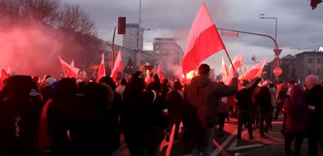 Під час обшуку у квартирах підозрюваних виявлені хімікати для виробництва вибухівки і зброя / скріншот Під час обшуку у квартирах підозрюваних виявлені хімікати для виробництва вибухівки і зброя / скріншот