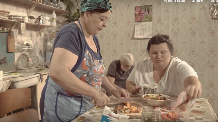 alyona alyona сняла клип на песню о супе / скриншот alyona alyona сняла клип на песню о супе / скриншот