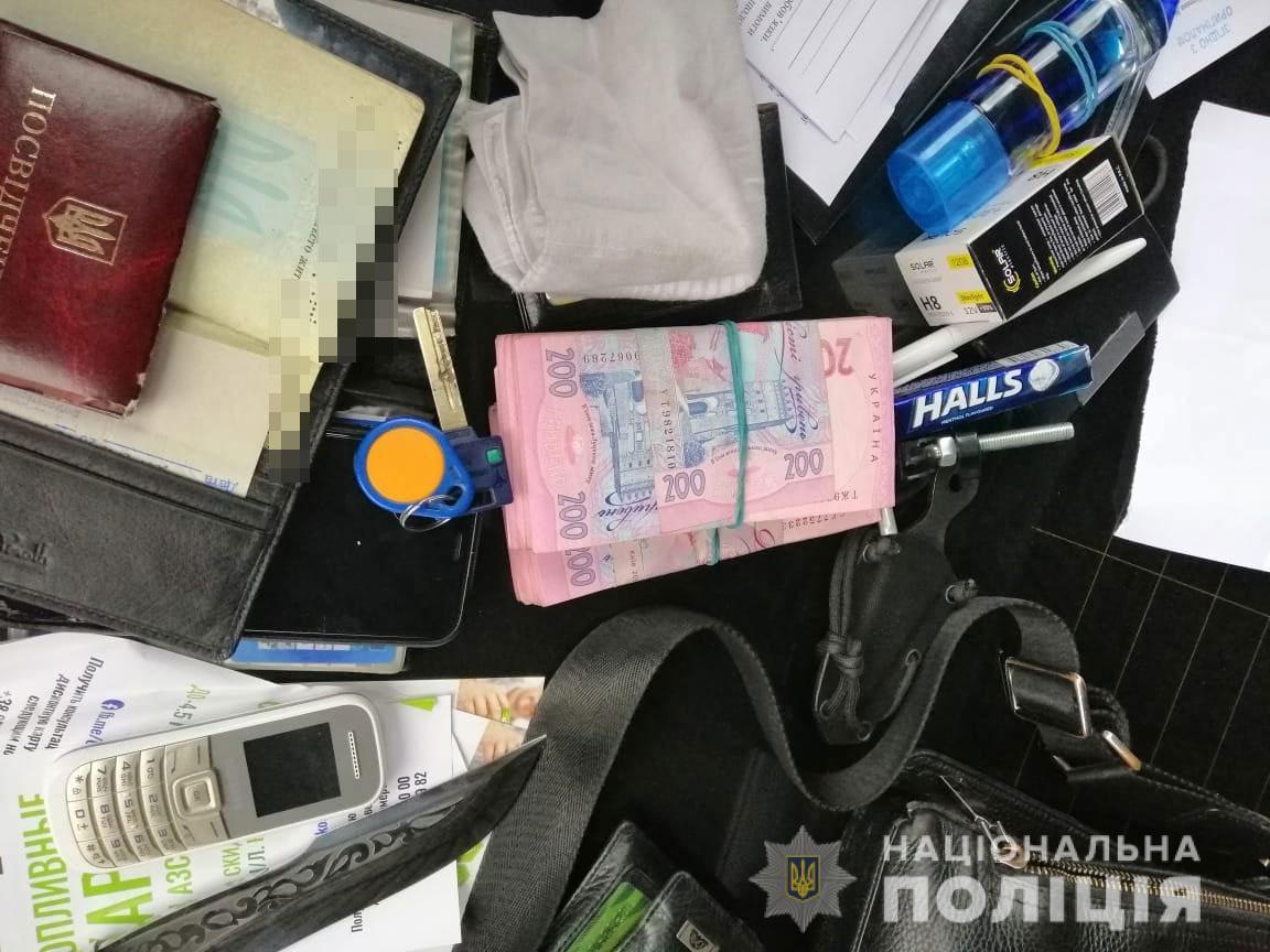 У ході обшуків поліція вилучила речові докази \ dp.npu.gov.ua У ході обшуків поліція вилучила речові докази \ dp.npu.gov.ua