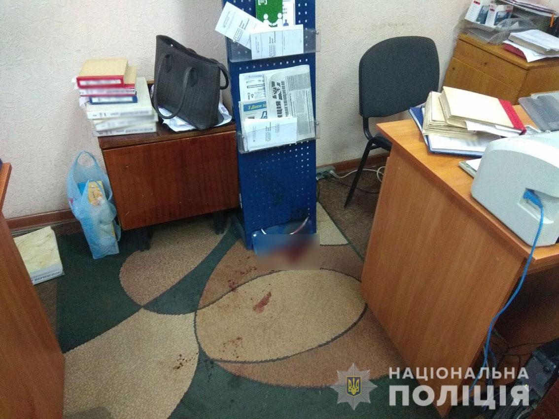 Жінка перебуває в реанімації, загрози її життю немає / фото ГУ НП в Чернігівській області Жінка перебуває в реанімації, загрози її життю немає / фото ГУ НП в Чернігівській області