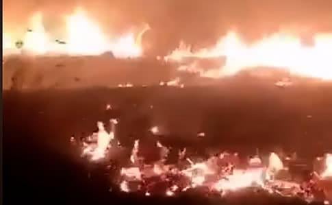 У результаті обстрілу загорілася суха трава / скріншот відео У результаті обстрілу загорілася суха трава / скріншот відео