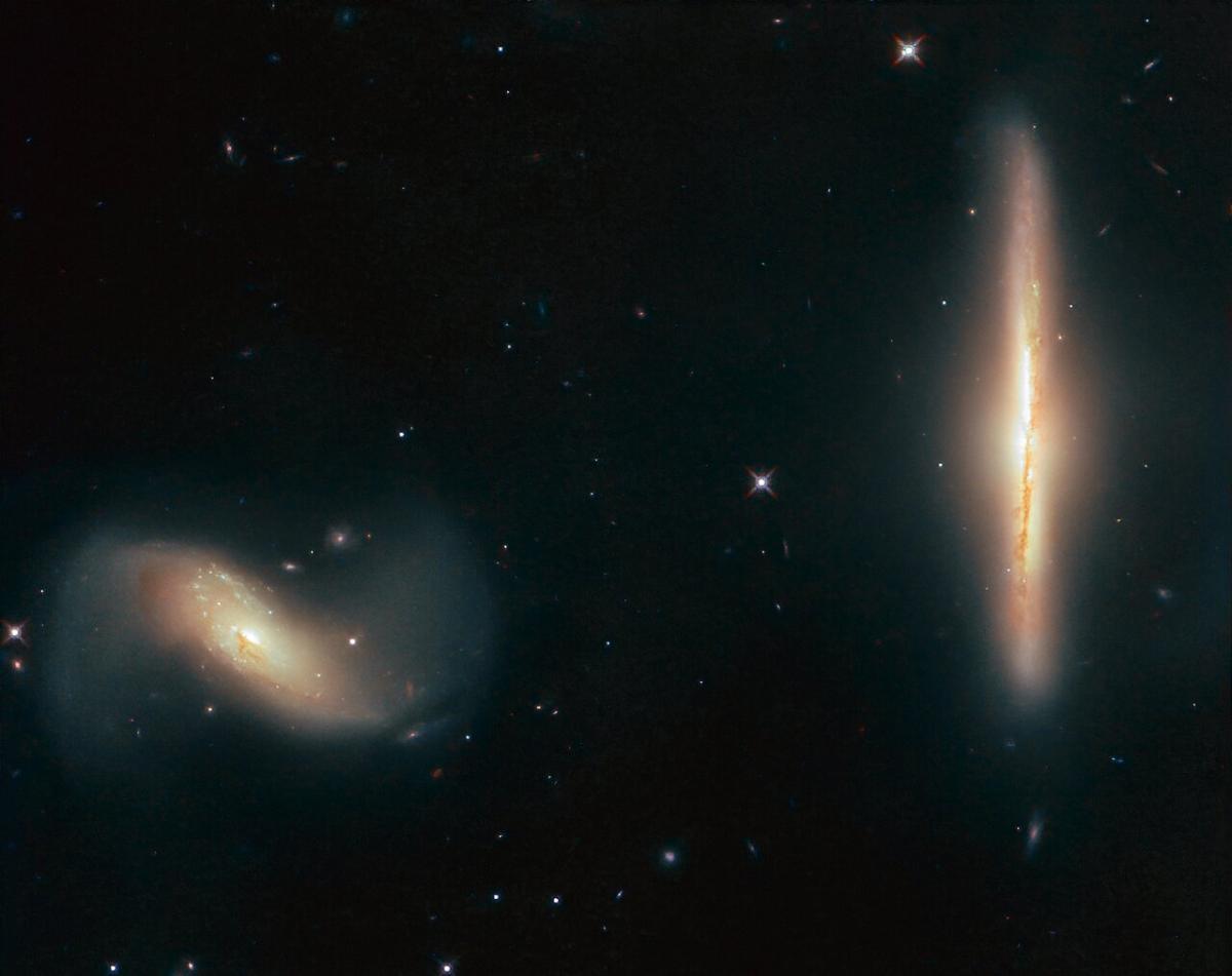 Галактики NGC 6286 и NGC 6285 / фото ESA/Hubble & NASA, K. Larson et al. Галактики NGC 6286 и NGC 6285 / фото ESA/Hubble & NASA, K. Larson et al.