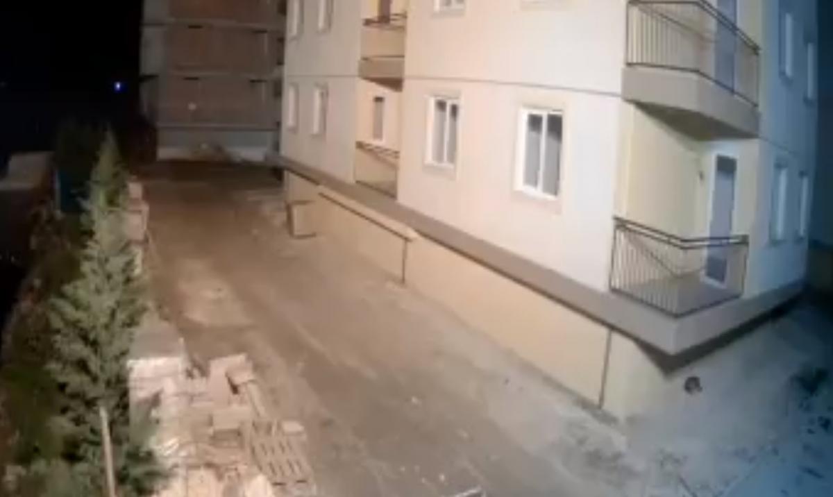 Землетрус в Албанії потрапило на відео / Скріншот, Twitter, La Plume Libre Землетрус в Албанії потрапило на відео / Скріншот, Twitter, La Plume Libre