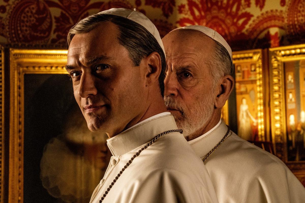 Главные роли в сериале сыграли Джуд Лоу и Джон Малкович \ IMDB Главные роли в сериале сыграли Джуд Лоу и Джон Малкович \ IMDB