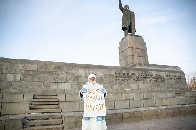 Свій пікет Єгоров провів у центрі Єкатеринбурга / фото: Яромір Романов / Znak.com Свій пікет Єгоров провів у центрі Єкатеринбурга / фото: Яромір Романов / Znak.com