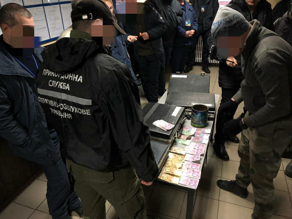Правоохранители обнаружили контрабандный канал / фото facebook.com/mvs.gov.ua Правоохранители обнаружили контрабандный канал / фото facebook.com/mvs.gov.ua