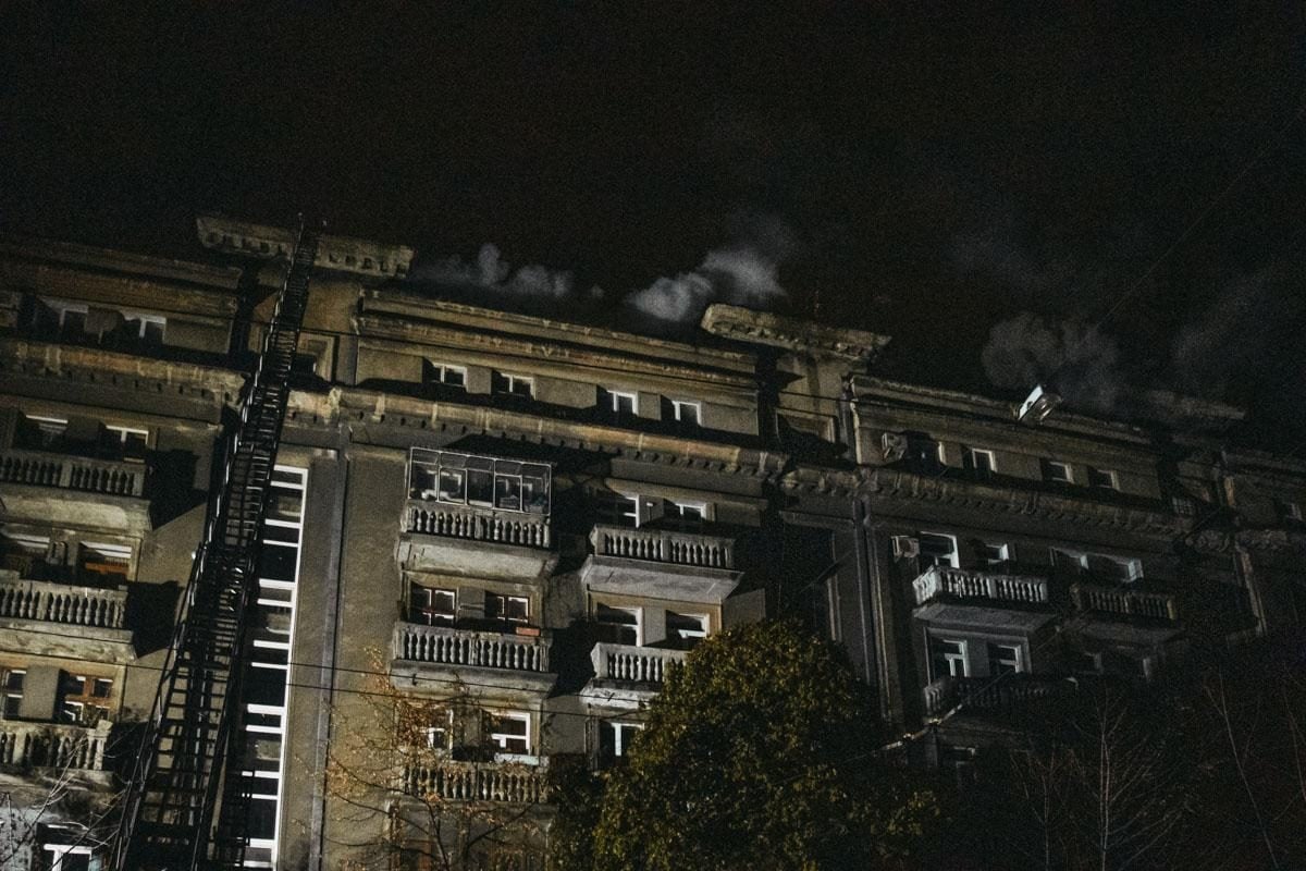 Фото Масштабный пожар в доме в Киеве 01 ноября 2019