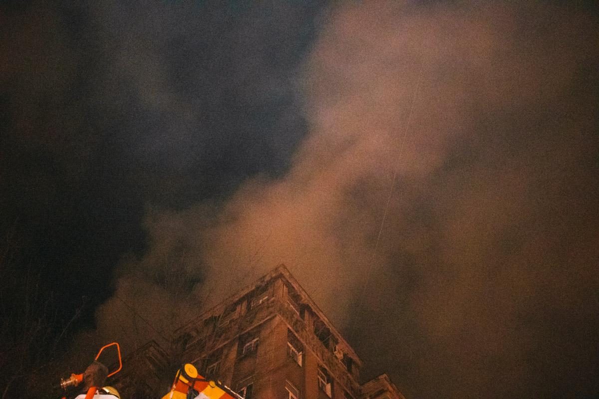 Фото Масштабный пожар в доме в Киеве 01 ноября 2019