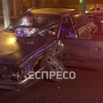В Киеве машина полиции протаранила такси: пострадал ребенок