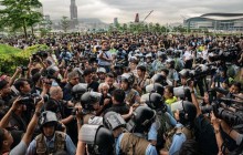 Нові протести у Гонконгу: поліція почала застосовувати сльозогінний газ та водомети