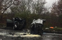 Моторошна ДТП у Києві: "Волгу" розірвало від зіткнення з іномаркою, є жертви