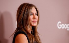 56-річна Еністон чесно поділилася секретами догляду за обличчям