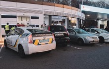 У Києві п'яні чоловіки на Honda влаштували ДТП і втекли на заправку