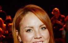 "Опухла якась з виду": фанати переживають за здоров'я розповнілої співачки МакЅим