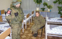 "Пообещали опустить": СМИ рассказали о мотивах расстрелявшего сослуживцев российского срочника