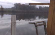 Пірнув, аби відкрити шлюз дамби, і зник: на Житомирщині добу шукають дайвера (відео)