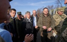 Западные послы посетили район разведения сил возле Петровского и Золотого: оценили ситуацию (фото)