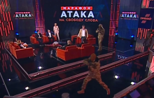 "Прямий" наживо показав "захоплення" телеканалу - мережа в гніві через невдалий жарт (відео)