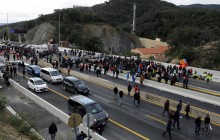 Каталонские сепаратисты заблокировали трассу между Францией и Испанией (видео, фоторепортаж)