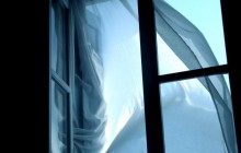 В Харькове парень перерезал себе горло и выпрыгнул из окна – полиция