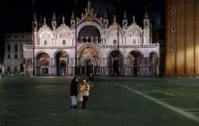 Высокая вода затопила Венецию (фото, видео)