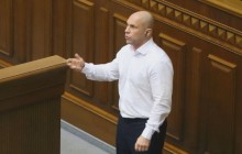 Нардеп Кива у трибуны Рады отличился странным поведением (видео)