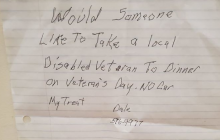 В США ветеран оставил в парикмахерской приглашение выпить с ним и нашел друзей (фото)